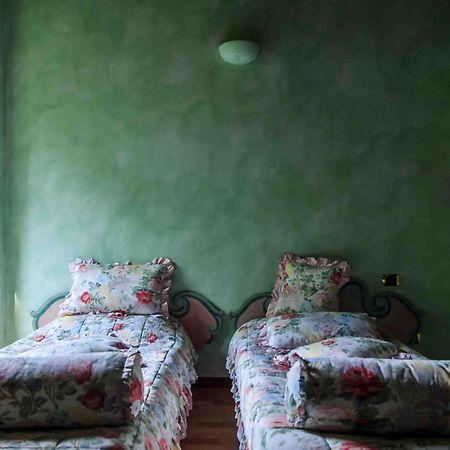 Cascina Cologna Bed & Breakfast Galbiate ภายนอก รูปภาพ