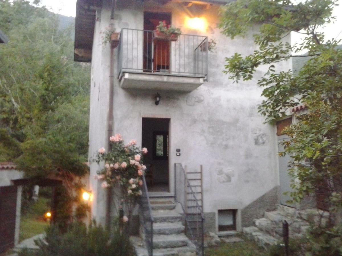 Cascina Cologna Bed & Breakfast Galbiate ภายนอก รูปภาพ
