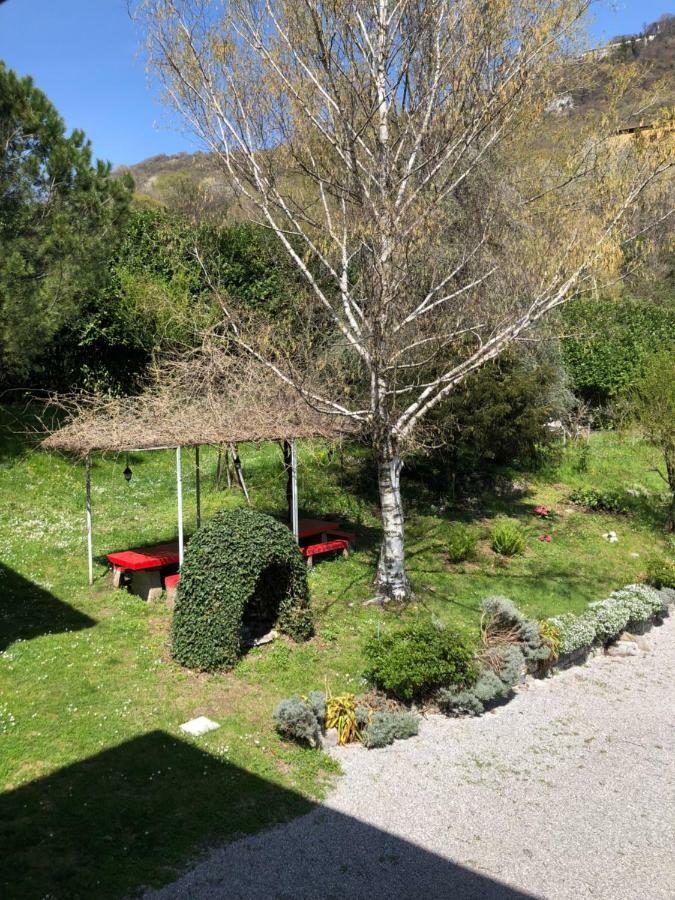 Cascina Cologna Bed & Breakfast Galbiate ภายนอก รูปภาพ